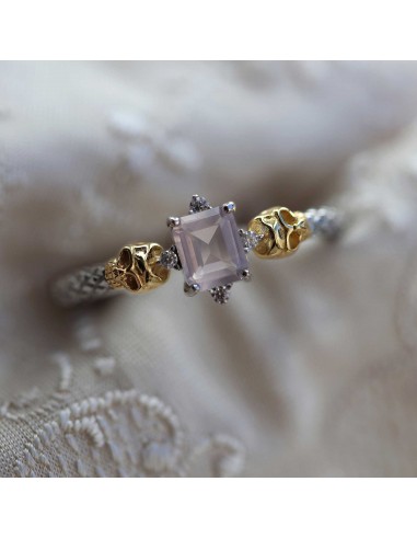 STAR CROSSED LOVERS. Rose Quartz & Skulls Ring - Silver suggérées chez