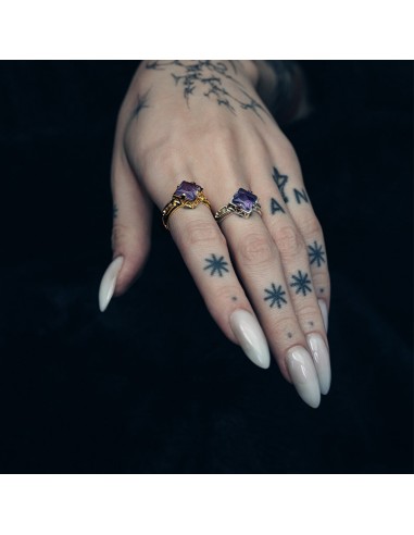 CHALICE. Violet Amethyst Gothic Ring - Gold de pas cher