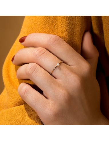 White Pearl Solitaire Thin Band Ring - 14k Gold en stock