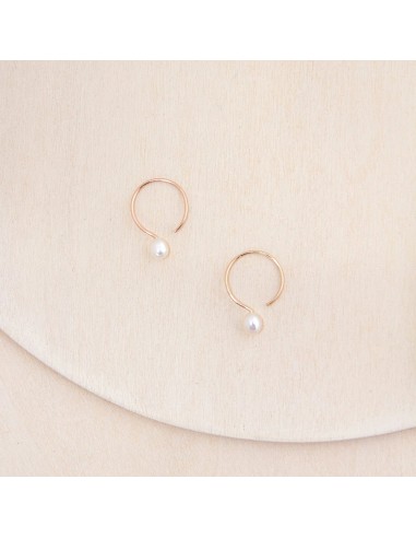 Basic Small Yellow Gold Filled Hoop Earrings with Ivory Pearl - 13mm chez Cornerstreet bien 